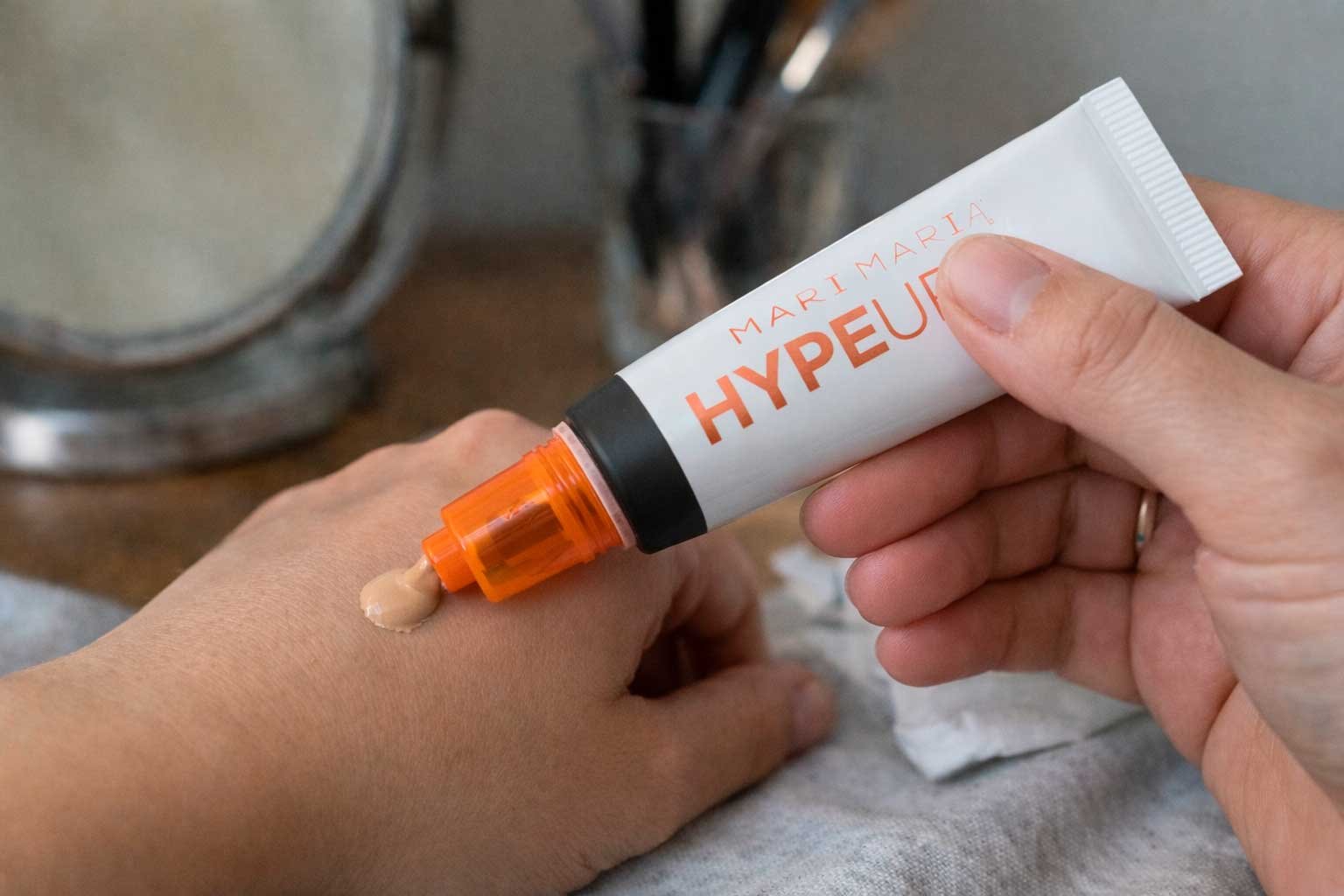 Base Hype Up Mari Maria aplicada na pele