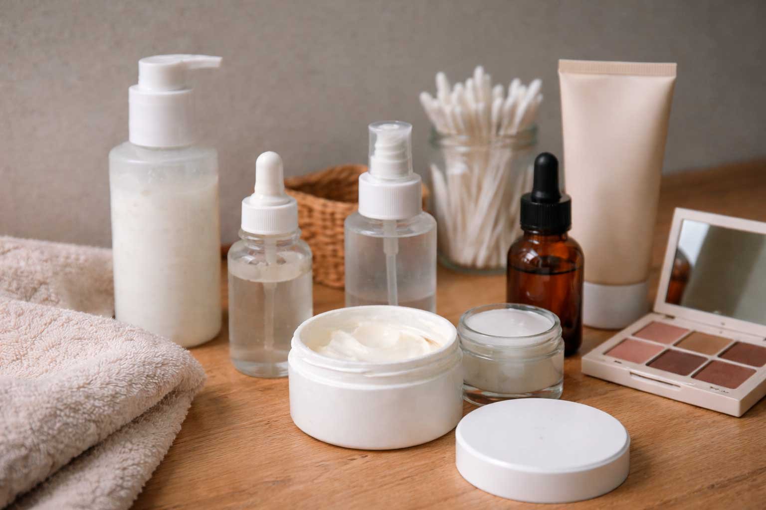 cosmético em uso cotidiano sem apelo publicitário